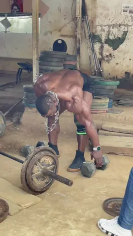 Bent-Over DB Row #PainMakesYouGrow#ThroughAdversity#GrowThroughlt #💎 #HowBadDoYouWantIt#NeverLetThemTalkYouOutOflt #tiktokcameroon🇨🇲tiktokafrica #worldbodybuilding #usatiktok🇺🇸 #foryourpage❤❤