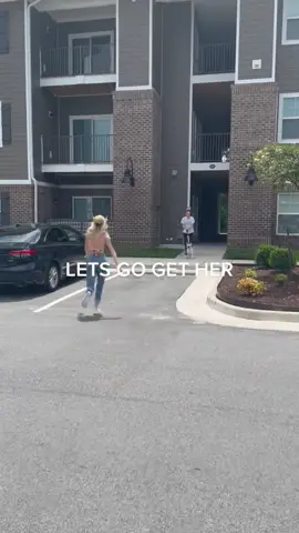 over a year is long enough, LETS GO SURPRISE MY TWIN SISSY. #fyp #twin #twinsisters #twinreunion #reunion #surprise #hugmebrotha