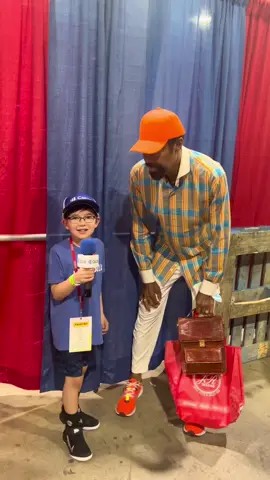 Eli Sports Cards chatting with Walt Frazier at the National! #SportsCards #Cards
