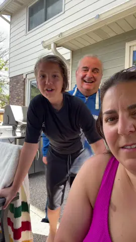 POV - everyone’s reaction using this filter! #fyp #giordano #guybehindyou #freakout #funny @minions.and.tomholland