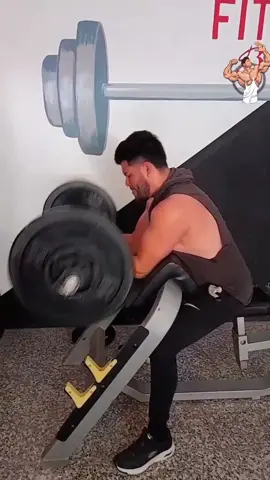 #viral #actitudpositiva #motivaciongym #efitness #gym Cuando te empiezas a enfocar en ti, de lo único que te arrepientes es de lo haber empezado antes . 🏋🏻💪🏻