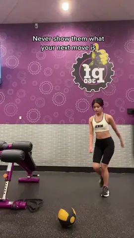 The lady walked in at the end😭 #MickeyFriendsStayTrue #CVSPaperlessChallenge #today #trending #nevershowyournextmove #asian #gym #planetfitness #funny #fypシ #viral #followinsta