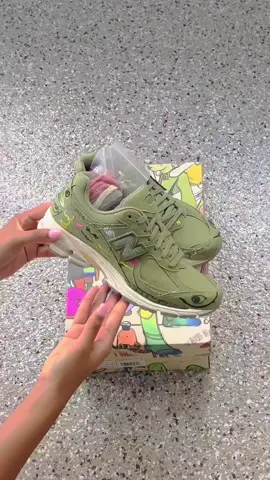 Hands down the most comfortable shoes I own! #MickeyFriendsStayTrue #CVSPaperlessChallenge #fypシ #newbalance #shoeunboxing