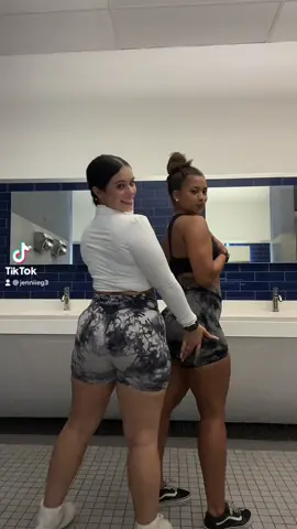 cute matching jim gals🤍 @Jenniie