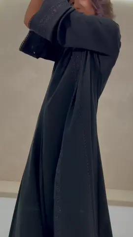 louzan's abaye designed with such breathtaking details from leaves 🍃            #louzan #qatar #explore #luxury #streetwear #fashion #abaye #doha #trending #girls