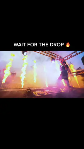 All around the world.. CLASSIC 🔥 #festival #edm #parookaville #tomorrowland #r3hab #dj #festival #newmusic #tiktokmusic #fyp #edmtok #edmvideos #edmdrops