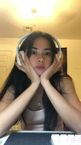 i think these headphones are too big for my face ü