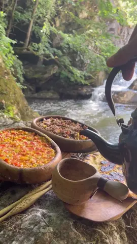 Kiremitte menemen + kavurma #menemen #kamp #kampyemekleri #doğadayız #doğadayemek #foodvideos #outdor #outdoorcooking #foodporn #kavurma #meat #öner #yemekvideoları #asmr