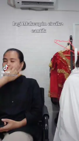 alamat: makassar pettarani 2....#makeupwisudamakassar #makeupartismakassar #makeupartymakassar#Makeuppreweddingmakassar#makeupwisuda#makeupbridal #adattoraja #makeupnatural #makeuplamaran #makeupwisuda #makeupadattoraja #makeupmodel #makeupartist #makeupmurah #makeprofissional #makeuptutorial #makepmakassar #makeupwedding