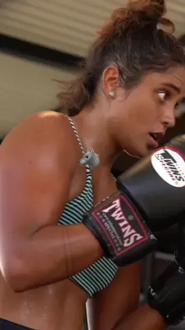 Te Aro Mma QG 🐺                                     #mma #mmagirl #tahiti #tearomma #paris