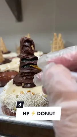 I cant believe that it took me so long 😂⚡️ #pottertok #happybirthdayharry #sunday #adayinmylife #donut #donutshop #womenowned #baker #FoodTok #vegas #vegastiktok