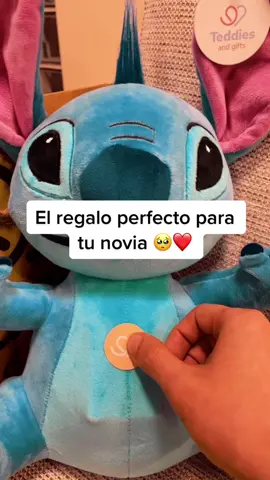 ¿A quién le regalarías algo así? ❤️ #peluchesmusicales #peluchescontuvoz #peluchesconvoz #detalles #teddies #teddy #detallespersonalizados #peluches #regalospersonalizados #novios #novia #stitch