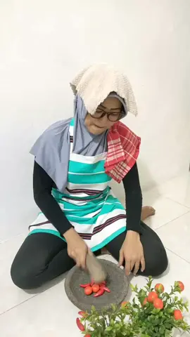 mak uleg kamu ya!🤣 ib_sound @richkyi #fyp #samasamaketawa