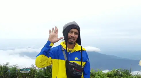 penjelajah expedisi gunung Kalimantan 🗻⛰️🌄🛌🌲@mr.amatcorong088 #pendakigunung #AQUADULU #alamkutabalong #balalalahgo #kalimantanselatan #fyp