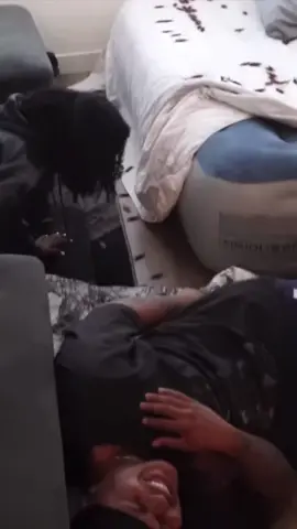 No one was hurt 😭😭😂😂 #larobenz #fyp #viral #blowthisup #funny #comedy #foryou #prank #tyrahliani #maiyarissa #camrenstreeta 