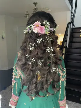 Mehndi hairstyle inspo