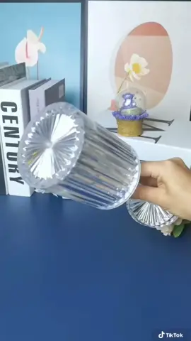 Đèn Ngủ Pha Lê Cảm Ứng 3 Chế Độ Sáng Tự Động Kim Cương Để Bàn - Đèn Trang Trí Sạc USB Hình Trụ ❤️❤️❤️sỉ 149kk  /1cáiCHI TIẾT SẢN PHẨM:Kích thước: nút cắm ba màu, sạc cảm ứng ba màu, sạc từ xa 16 màuKích thước sản phẩm: đường kính 8.5 * cao 24.5cmChất liệu đui đèn: AcrylicPhong cách: hiện đại và đơn giảnĐiện áp: ≤36VNhiệt độ màu sắc: (ánh sáng trắng, ánh sáng ấm, ánh sáng) hoặc ánh sáng đơn điệu vô hạnGiảm độ sáng: có thể điều chỉnh ánh sáng mạnh và ánh sáng yếuNguồn sáng: LEDPin: Pin lithium 2000mAHĐộ bền: có thể kéo dài khoảng 10 giờ khi được sạc đầyGói hàng bao gồm: EPE + bao bì thông thường, cáp dữ liệu USB