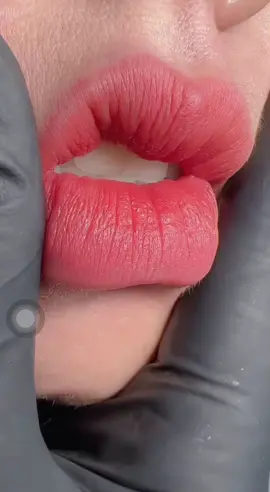 Cấy màu son môi vừa xong nè babi ơi#phunxămthẩmmỹ #Môi #nghiệnlàmđẹp
