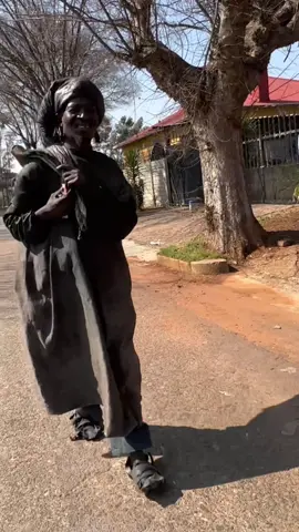 Homeless man was hungry and this made him smile #fyp#kindness #homeless