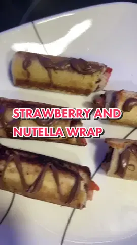Strawberry and nutella wrap❤️‍🔥 #viral #foryoupage #fyp #strawberryandnutella