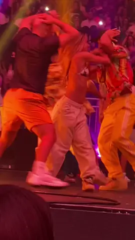 Party!!!! Los bailarines dandolo todo 🔥#unveranosinti #badbunny #party #dance  #vibes #boricua #puertorico #concert #fyp #verano