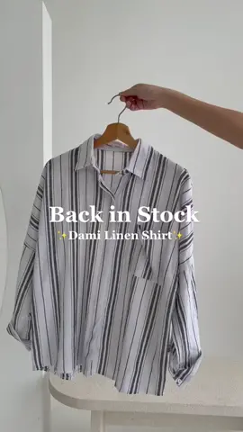 Finally favorite kalian semua udah restock! Dami Linen; Grey Stripes 🫶🏻 cus co yah minru cuma punya stock terbatas ☺️ #fashiontiktok #shopeehaul #fyp #kemejaoversize #ootdhijab