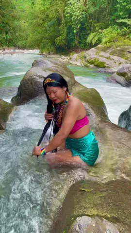 🦋🌊BAJO EL MAR🏞,desde niña me crie mirando la sitenita ariel, guardaba y coloreaba los álbumes,recuerdo que iva a la biblioteca publica a ver los dibujos de ariel y su amigo flauder🐠#viral #parati #indigena #mocoaputumayo