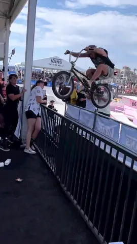 MEU DEUS DO CÉU!  🤯 Se liga na queda que o Trey Jones sofreu em campeonato de BMX! 🚲 #BMX #TreyJones #Atleta