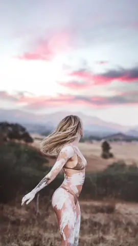 never have I had so much fun, or felt more ME during a photoshoot (photos by @ photography.cici on insta!) #potter #pottery #ceramics #claylover #pottersoftiktok #potterytiktok #artistsoftiktok #photoshoot #optoutside #creative #granolatok #granolagirl #AdventureVibes #outdoorsygals