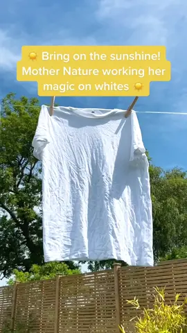 Here comes the sun! Did you know... sunshine works to help keep your whites white? ☀️Drying white clothing and fabrics outside can make a big difference in their brightness. The ultraviolet rays from the sun will help freshen and whiten. It even cuts down on your electric usage, and it also helps to kill bacteria too (brill for drying kitchen towels too).If you need something for tougher stains, check out our bleach-free smol Stain Gel! 💖