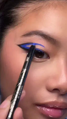eyeliner check #makeup #beauty #graphicliner