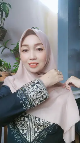 Hijab simple...🥰#fyp #kerudungsegiempat #guruhits