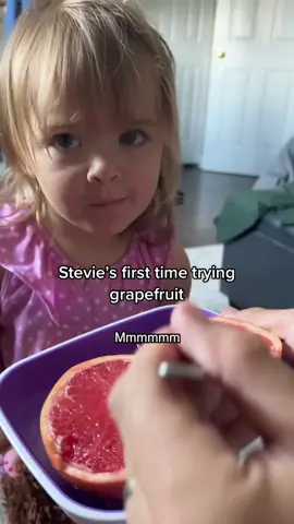 Swav, Franki and I looooove grapefruit so we thought she might actually love it too 😂