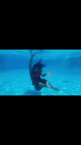 #fypシ #fyp #swimmingpool #swimmingunderwater
