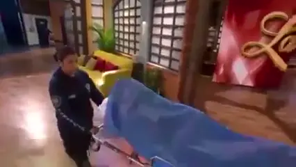 #laurabozzo  fue trasladada  en #ambulancia después de tremenda #controversia en la #gala  #lacasadelosfamosos2 fuentes #declaraciones #expuso  #frente a las cámara de #Telemundo sobre los  #participantes  #danielanavarro y #nachocazando #YoSoydeBarrio