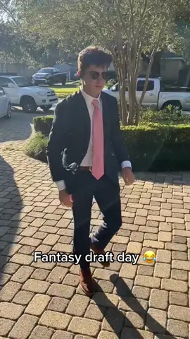 They had fantasy football draft day entrances 😂 (via @Lando Sequeira) #football #nfl #fantasyfootball #fall #draft