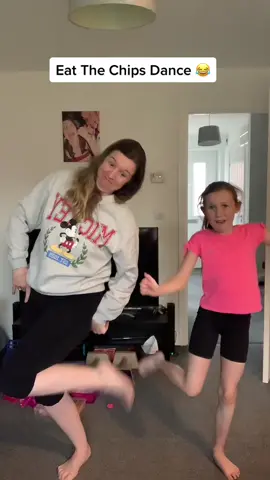 Put a little twist at the end 😂 @Adam Rose #eatthechipsdance #daddance #abusethehips