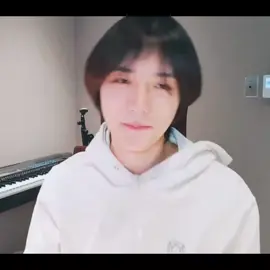 subiendo videos de beom hasta que termine 2022, día 216. #tomorrow_x_together #txt #tubatu #moa #kpop #choibeomgyu #beom #beomgyu #beomgyubestvisual #txt4genitboys #fyp
