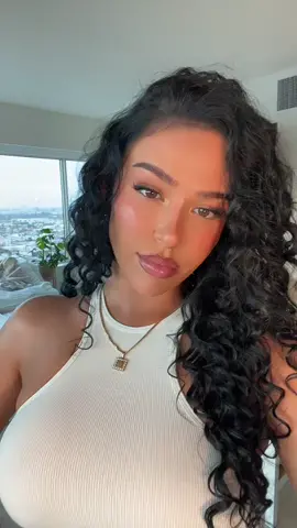 Mojo stained my shirt. Sabotaged meeee😂