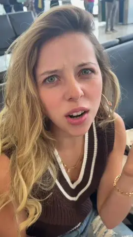 Me encontrr  a @tammy.parra  en el aeropuerto 👯‍♀️😳