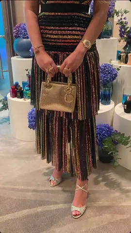 #اعراس #اعراس_الامارات اطلالة وحده من البنوتات بالاعراس👰🏻✨#fypシ #fypage #اكسبلور #اكسبلورexplore #الامارات #فساتين_سهره #foryou #احتفالات #اعراس #مصممات #مصممات_الخليج