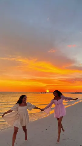 july recap!! pics posted on my ig: itscaroxline 😙🫶🏽🧜‍♀️🌊 #julyrecap #recapsounds #monthlyrecap #spedupsounds #igpicinspo #clearwaterbeach #floridasummer