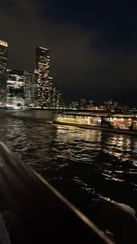 #fypシ #london #londonatnight #ldnliving22 #vibey #canarywharf