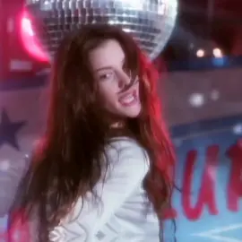 Respuesta a @ghostmoon6 🍭Alicia silverstone & Liv Tyler en videoclip Crazy - Aerosmith #crazyaerosmith #aliciasilverstone #livtyler #90smusic #crazy90s #aerosmith #vintageclips #lgbtvibes #aliciasilverstoneedits #livtyleredits #allthethingsshesaid #1993
