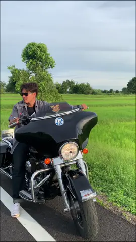 🏍⚙️#4kings #triumph #harleydavidson