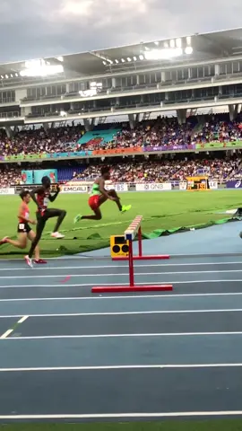 ¡Qué gran salto!  Aquí un slow motion de la final  3000 metros con obstáculos.  #mundialatletismou20cali #cali #atletismo