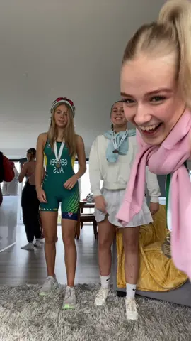 pls watch liv rip her medal off