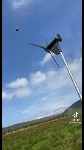 Wait till the end 😂 Stitched with @Matthew atkinson inspiration from @Ketts ♥️ #hotstepper #howhigh #ball