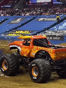 #monsterjam #monstertruck #monstertrucks #truck #trucks #fullsend #sendit #send #hoonigan #hoonigans #racing #driver #backflip