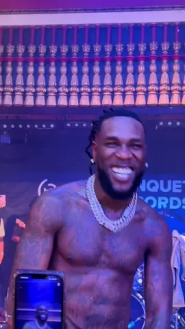 Dedicating my first post to @burnaboyofficial ❤️‍🔥😅 #lastlast #igbo #shayo #burnaboyofficial #burna #fyp #burnaboy #concert #africangiant